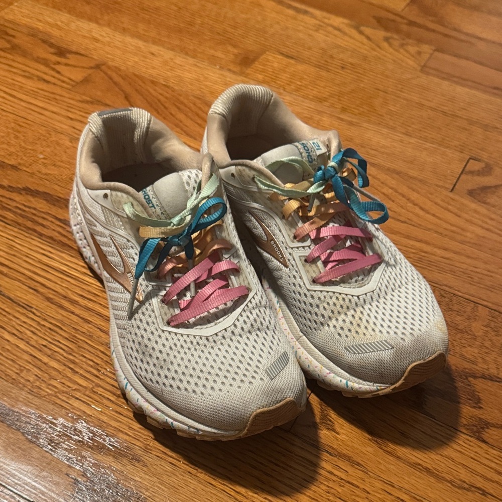 Brooks Sneakers